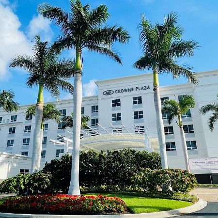 Готель Crowne Plaza Ft Myers Gulf Coast By Ihg Форт-Маєрс Екстер'єр фото